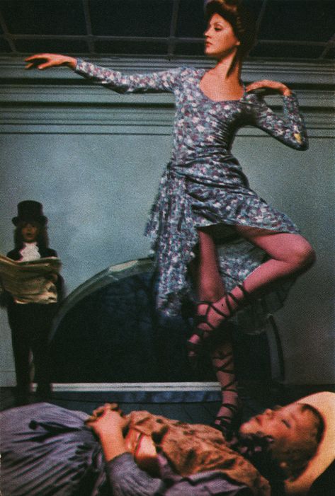 Ingrid Boulting, 1971 Fashion, Harry Clarke, Sarah Moon, Vintage Editorials, Promise Me, Vogue Vintage, 70s Look, Mary Quant