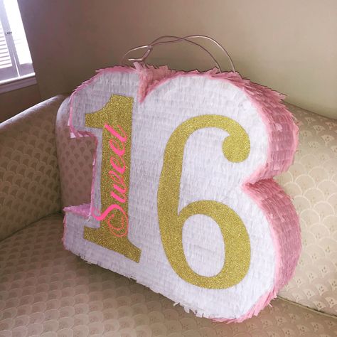 Sweet 16 piñata Sweet 16 Pinata, Sweet 16 Pinata Ideas, Pink Piñata, Homemade Pinata, 14th Birthday Party Ideas, Birthday Pinata, Piñata Ideas, Pinata Party, Birthday Inspo