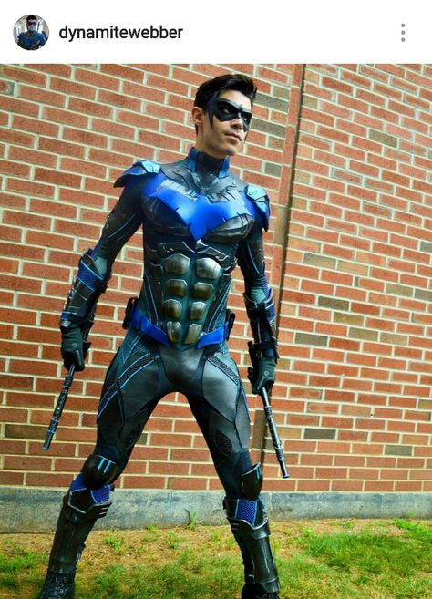 Dynamite Webber Cosplay as Nightwing Nightwing Cosplay, Robin Cosplay, Superhero Cosplay, Dc Cosplay, Male Cosplay, Cosplay Characters, Amazing Cosplay, Men In Uniform, Super Hero Costumes