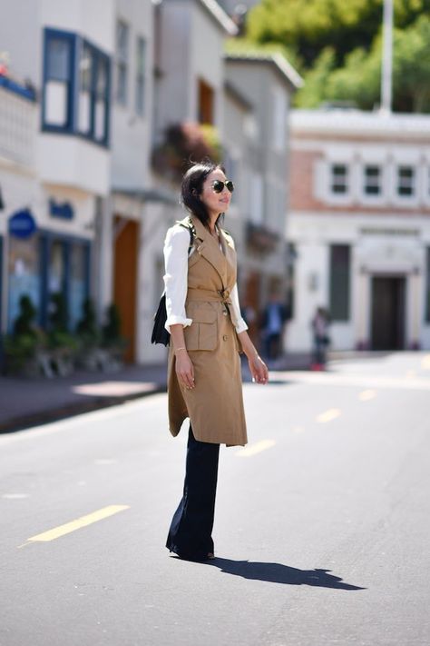 Vest & Flares Elegant Vest Outfit, Elegant Summer Layering Vest, Chic Brown Summer Vest, Trench Vest Outfit, Summer V-neck Layering Vest, Versatile V-neck Layering Vest, Long Vest Outfits For Women, Gilet Outfit Women, Chic Brown V-neck Vest