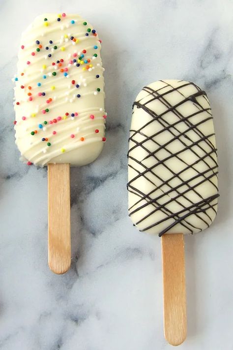 Cakesicles, popsicle shaped cake pops, are fun to make and decorate for any occasion. They are perfect for birthday parties. #cakesicles #cakesicle #cake #cakepops Popsicle Cake Pops, Shaped Cake Pops, Cake Pops Tutorial, Popsicle Cake, Popsicles Cake, Ice Cream Cake Pops, Cake Pop Tutorial, White Almond Bark, Cake Ball