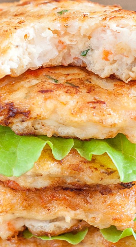 Seafood Cakes Recipes, Shrimp And Crab Cakes, Shrimp Patties Recipes, Shrimp Cakes Recipe, Shrimp Cake, Shrimp Burgers, Shrimp Burger, Shrimp Cakes, Cilantro Lime Sauce