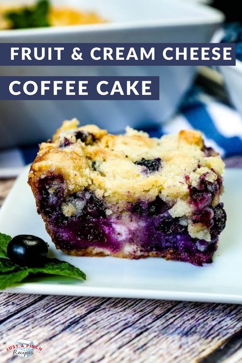 This fruit-filled coffee cake is perfect for summer. It's a moist, buttery cake with a fruity, tangy, and creamy filling. Blueberry Spice Cake, Cream Cheese Coffee Cake, Sandwich Cake, Coffee Cake Recipes, What's For Breakfast, Delicious Breakfast Recipes, Spiced Apples, Breakfast Recipes Easy, Cookie Desserts