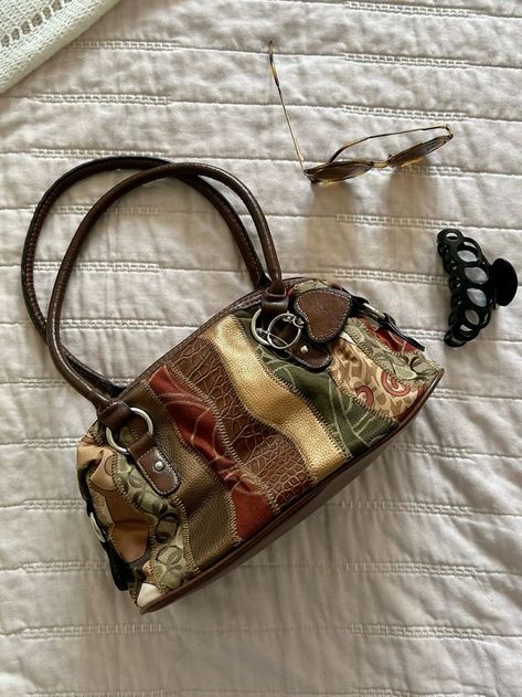 Vintage Purse Outfit, Vintage Bags Aesthetic, Vintage Purse Aesthetic, Thrifted Purses, Thrift Bags, Hand Bag Aesthetic, Thrifted Bags, 90s Bags, Vintage Bags And Purses