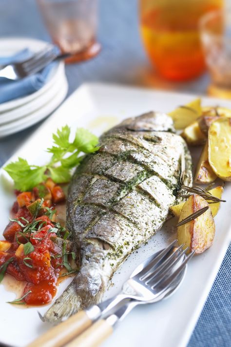 Simple, easy-to-follow instructions for roasting a whole fish, Italian-style, with fresh herbs. Italian Fish Recipes, Italian Seafood Recipes, Roast Fish, Italian Roast, Christmas Dinner Menu, Easy Fish Recipes, Easy Seafood, Easy Seafood Recipes, Healthy Fish