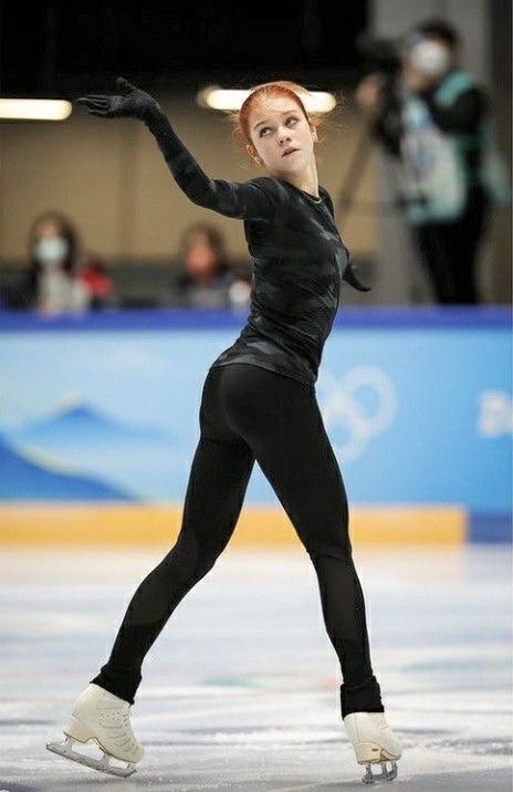 Documentary Ideas, Ice Goddess, Olympic Ice Skating, Ice Skating Pictures, Sasha Trusova, Figure Skating Outfits, Ice Skating Outfit, Skating Aesthetic, Russian Figure Skater