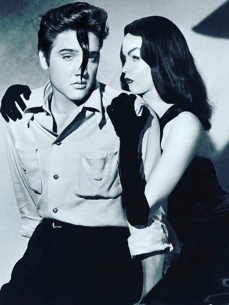 Maila Nurmi, Date Inspo, Sleeping Beauty 1959, Young Elvis, Messy Nessy Chic, Elvis And Priscilla, Valley Girls, Vintage Horror, Photo Vintage