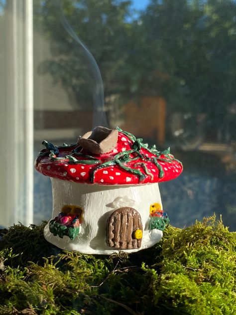 Mushroom House Incense Burner, Clay Mushroom Incense Holder, Air Dry Clay Incense Burner, Mushroom Incense Burner, Mushroom Incense Holder, Clay Incense Burner, Mushroom Cottage, Diy Pottery Painting, Witch Diy