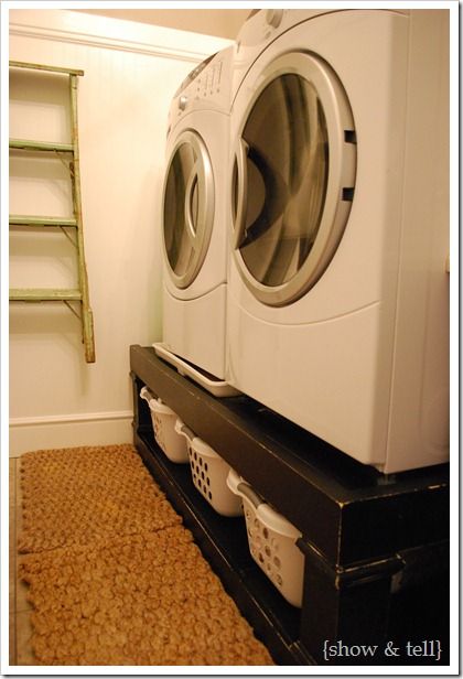 Love the DIY washer/dryer risers with laundry basket storage and the hanging bar above Laundry Basket Shelves, Diy Laundry Basket, Diy Laundry, Laundry Mud Room, Household Hacks, Washer And Dryer, My Dream Home, Laundry Basket, Getting Organized