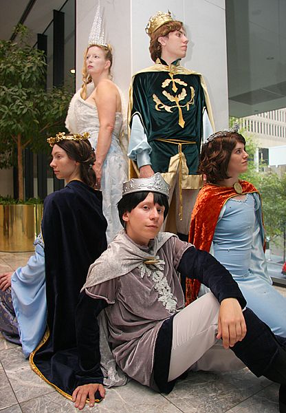 These are great. :D :D Chronicles Of Narnia Halloween Costumes, Lucy Narnia, Narnia Party, Narnia Costumes, Witch Wardrobe, Lion Witch Wardrobe, Group Costumes, Chronicles Of Narnia, Cosplay Characters