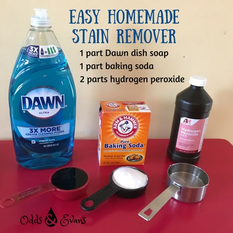 Easy homemade DIY stain remover recipe baby clothes kid clothes get stains out Homemade Stain Remover, Homemade Stain Removers, Diy Stain Remover, Grease Cleaner, Clean Baking Pans, Diy Staining, Cleaning Painted Walls, Stain Removers, Dawn Dish Soap