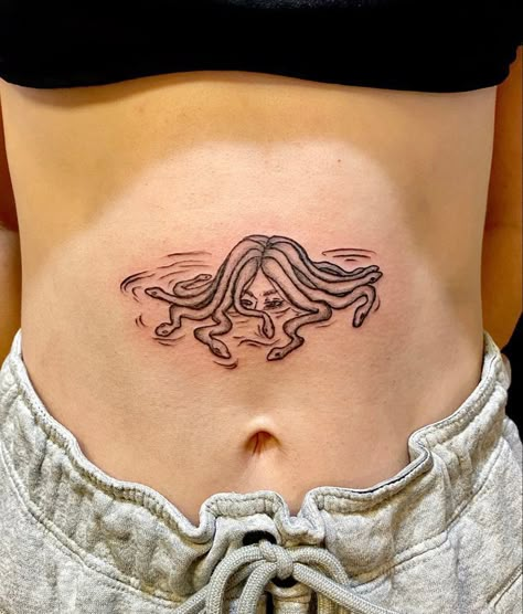 Medusa Tattoo Above Knee, Medusa Stick And Poke, Tattoos On Stomach For Women, Medusa Stomach Tattoo, Cute Medusa Tattoo, Medusa Eyes Tattoo, Medusa Sternum Tattoo, Tiny Medusa Tattoo, Medusa Back Tattoo