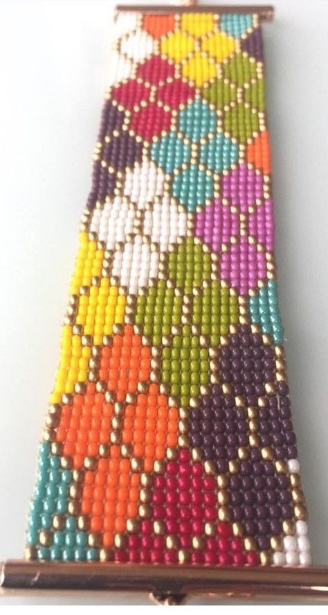 Seed Bead Loom Patterns Simple, Beadlooming Patterns, Bead Art Patterns, Loom Patterns Free, Bead Woven Bracelet, Seed Bead Crafts, Bead Loom Designs, Bead Loom Pattern, Beaded Bookmarks