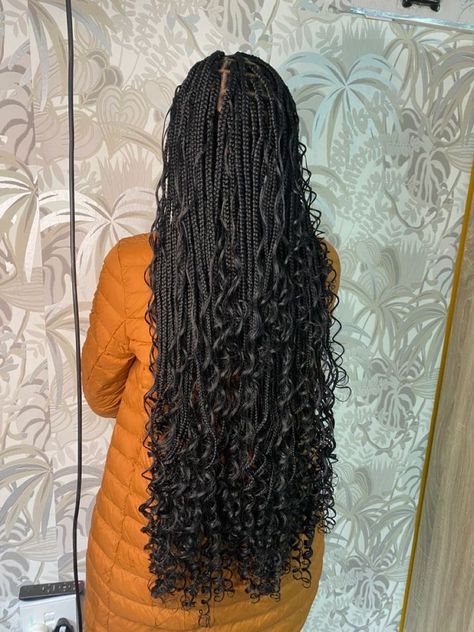 Cute Long Braids For Black Women, Long Box Braids With Curls, Box Braids Goddess Braid, Curl Braid Hairstyles, Boho Box Braids Black Women, Long Braids With Curls, Goddess Braids Long, Long Goddess Braids, Long Braids For Black Women