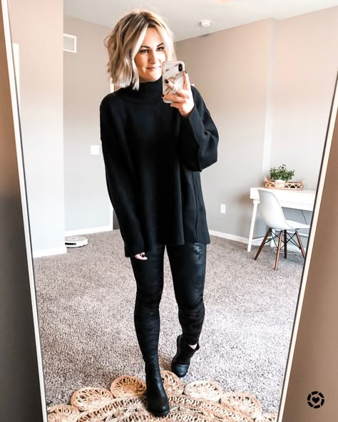 Black Dress Outfit For Work, Dress Outfit For Work, Black Outfits For Work, Cosmetologist Outfit, Hair Dresser Outfits, Cosmetology Outfits, Cute All Black Outfits, Hair Stylist Outfit, Salon Outfits