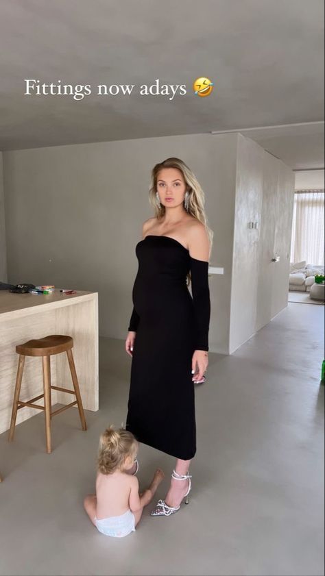 Prego Outfits, Weeks Of Pregnancy, Pregnancy Belly Photos, Cute Pregnancy Pictures, Modern Maternity, Maternity Chic, Cute Maternity Outfits, Romee Strijd, Stylish Maternity Outfits