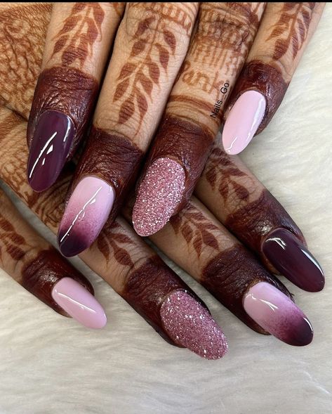 Nail Extension Art Designs, Nail Extensions With Mehndi, Gel Nails For Bride, Wedding Nail Extensions, Nail Extensions Designs Bridal, Bridal Nail Art Indian Pink, Engagement Nail Art Brides, Nail Art For Wedding Indian Brides, Nail Extensions For Bride