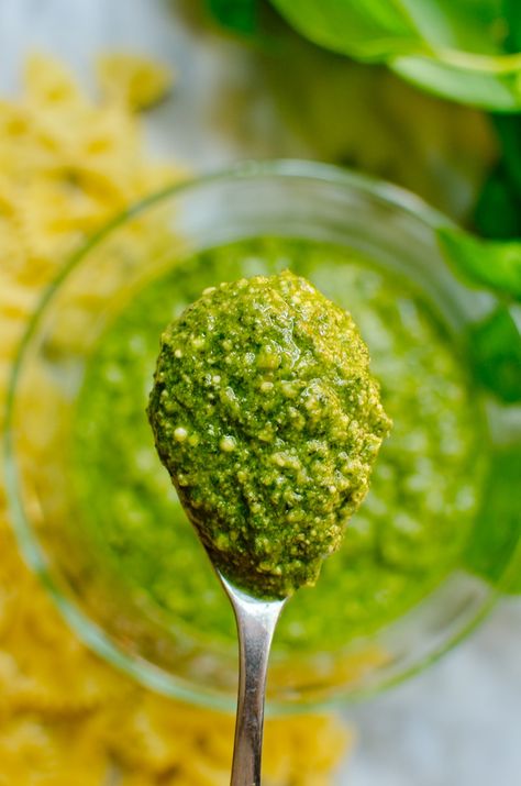 Homemade Basil Pesto - A Grande Life Almond Pesto Recipe, Pesto Basil, Spinach Basil Pesto, Pesto Sauce Recipe, Homemade Pesto Recipe, Almond Pesto, Homemade Pesto Sauce, Basil Pesto Recipes, Pistachio Pesto