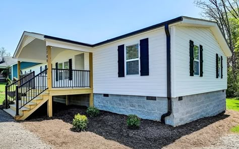 Modular Deck Ideas, Modular Homes Porch Ideas, Skirting Mobile Home Ideas, Mobile Home Add On, Mobile Home With Carport, Manufactured Home Paint Exterior, Black And White Mobile Home Exterior, Double Wide Mobile Home Porch Ideas, Trailer Remodel Single Wide Exterior