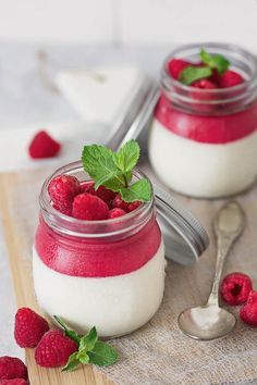 Dessert Leger, Panna Cotta Recipe, Mousse Dessert, Creme Dessert, Raspberry Recipes, Thermomix Desserts, Mousse Recipes, Sweet Breakfast, Mini Desserts