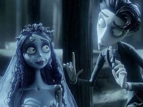 Emily X Victor, Dark Red And Blue Aesthetic, Cute Discord Pfps, Victor And Emily, Corpse Bride Aesthetic, Corpse Bride Tim Burton, Emily And Victor, Corps Bride, What Remains Of Edith Finch