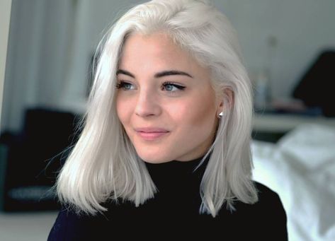 High Fashion Summer, Platinum Bob, 40 Hairstyles, Blonde Short Hair, Silver White Hair, Short White Hair, Icy Blonde Hair, Going Blonde, White Hair Color