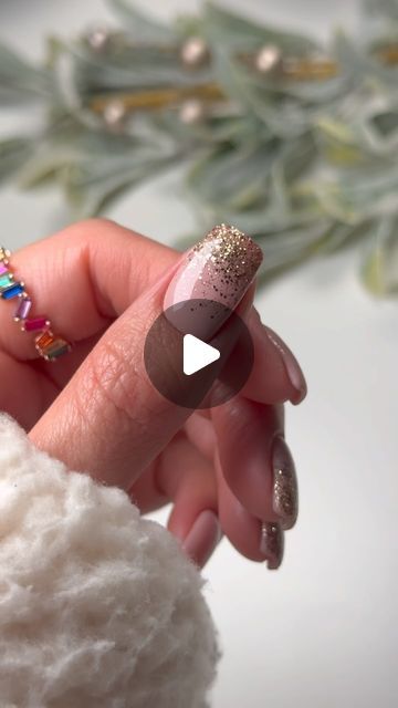 Beelo | DIY Nails on Instagram: "Neutral glam for my simple loving nail peeps ✨ @revelnail • Goal Digger • Prosecco • Sensitive Dip Liquids Link in bio to shop • RNANA20 saves 20% • affiliate #ad #YesRevelNail #RevelNail #diynails #dippowder #dippowdernails #dippingpowdernails #dippingnails #dipnails #dipnailsathome #athomenails #nailswatch #nailinspo #nailart #nailtutorial #nailaddict #naildesign #mani #nailsofig #glitternails #glitter #shortnails #naturalnails #neutralnails #holidaynails #nyenails How to Glitter Ombre Dip Powder Nails" How To Ombré Dip Nails, Dip Powder Diy, How To Do Ombre Nails With Dip Powder, Glamrdip Nail Ideas, Diy Ombre Dip Powder Nails, Diy Dip Nail Designs, Simple Dip Powder Nails, Ombre Dip Powder Nails, How To Do Ombre