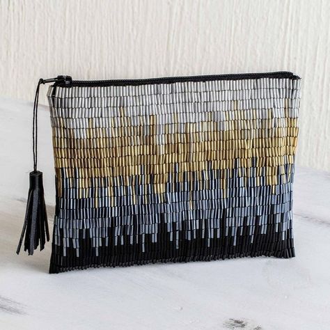 Elegant Clutch, Purse Style, Beaded Clutch Bag, Purse Tutorial, Sequin Clutch, Diy Bag Designs, Diy Bags Patterns, Thread Bangles, Mode Boho