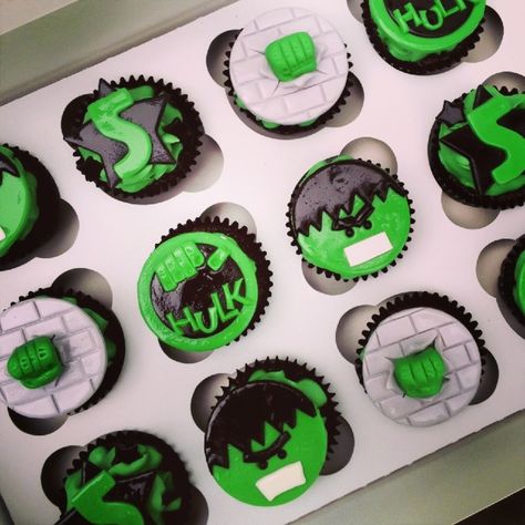 The Hulk Cupcakes Hulk Cupcakes Ideas, Hulk Smash Party, Hulk Cupcakes, Bolo Hulk, Hulk Birthday Cakes, Superhero Birthday Party Decorations, Hulk Cake, Superhero Cakes, Hulk Birthday Parties