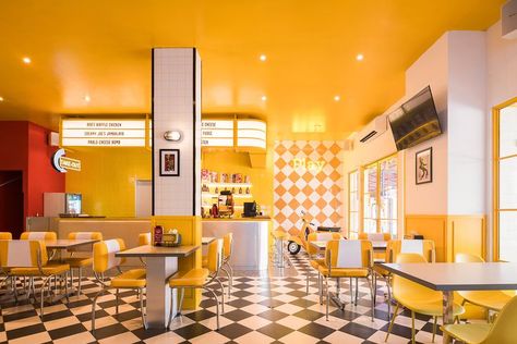 Chicken Store, Award Winning Architecture, Chicken Shop, American Bars, Burger Restaurant, Retail Design Blog, Store Design Interior, Store Interior, Architecture Interior Design