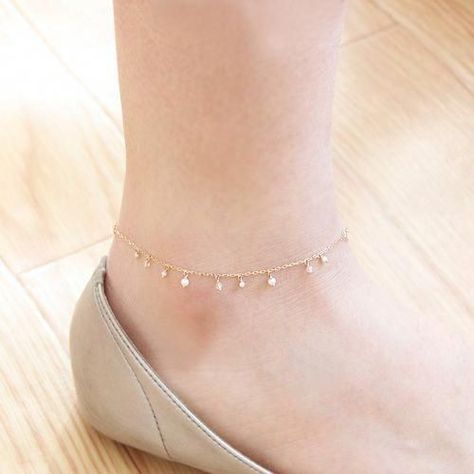 Silver Anklets Designs, Horn Pendant Necklace, Anklet Designs, Ankle Jewelry, Ankle Chain, Swarovski Necklace, Jewelry Design Earrings, Fancy Jewellery, Silver Anklets