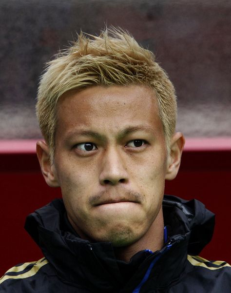 Honda keisuke Keisuke Honda, Japanese Boy, Football, Sports, Hair Styles, Quick Saves, American Football