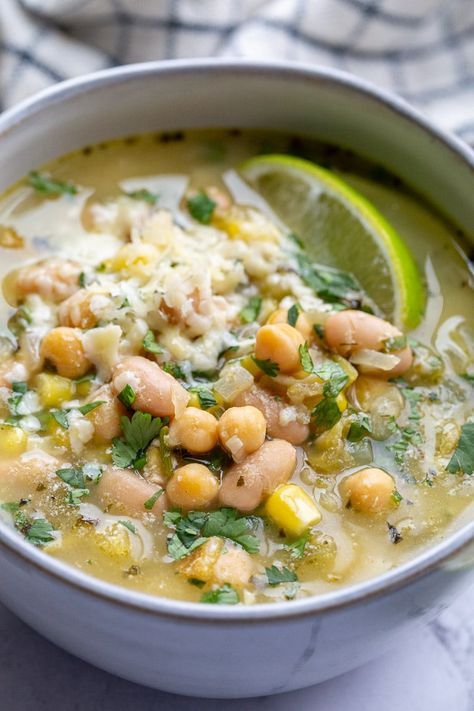 White Chickpea Chili, Chick Pea And White Bean Soup, Chickpea Chili Recipes, Chickpea Stew Recipes, Shabbat Breakfast, Chickpea Chilli, Chickpea Soup Recipes, White Bean Chili Vegetarian, Vegetarian White Chili