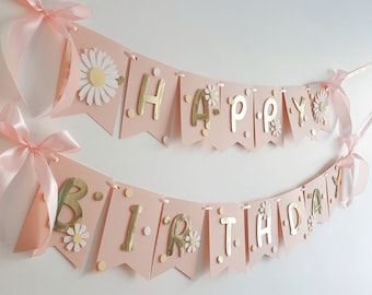 Daisy First Birthday Banner Groovy Flower Party Décorations - Etsy Canada Daisy First Birthday, Flower Party Decorations, Daisy Theme, First Birthday Banner, Daisy Cakes, Daisy Party, 1st Birthday Decorations, First Birthday Banners, Flower Party