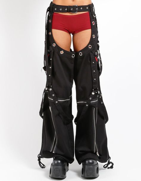 Tripp Shorts Outfit, Pants With Chains On The Side, Gothic Bottoms With Cargo Pockets For Streetwear, Punk Clothes Men, Black Cyberpunk Pants With Side Pockets, Gothic Cargo Pants, Gothic Streetwear Pants, Chaps Pants, Skull Pants