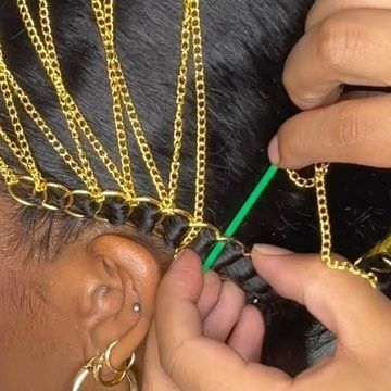 Head Chain Hairstyles, Natural Hair Jewelry, Chain Link Braid, Egyptian Hairstyles, Afro Jewelry, Afro Hair Art, College Hairstyles, Hair Jewels, Hair Adornments