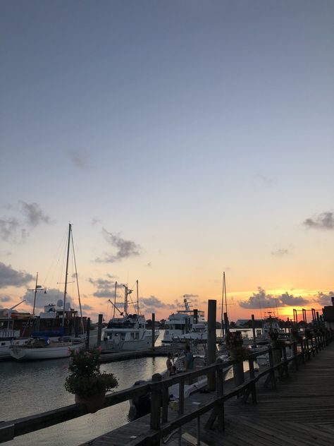 5 Small Eastern NC Waterfront Towns to Explore - WALTER Magazine North Carolina Small Towns, Small Seaside Town Aesthetic, Small Coastal Town Aesthetic, Small Beach Town Aesthetic, Selkie Story, Beach Town Aesthetic, Lovely Scenery, Town Aesthetic, Writing Stories