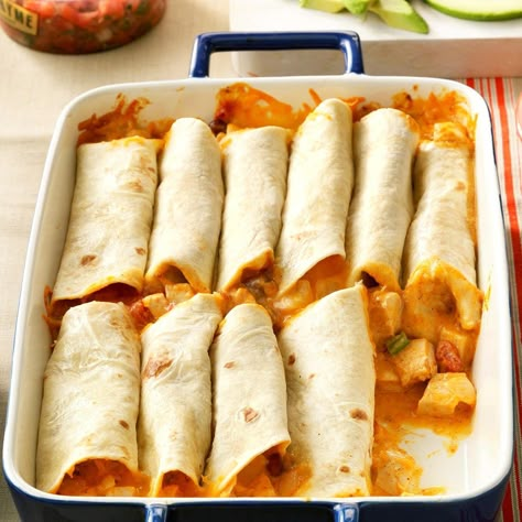 Chicken Burrito Recipe, Creamy Chicken Enchiladas Recipe, Pot Luck Recipes, Burrito Recipe Chicken, Church Recipes, Dessert Soup, Burrito Recipe, Creamy Chicken Enchiladas, Picnic Recipes