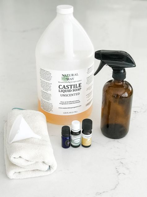 Diy Granite Countertops, Quartz Cleaner, Castile Soap Recipes, Counter Spray, Diy Cleaning Spray, Counter Cleaner, Diy Counter, Kitchen Spray, Homemade Cleaners