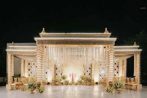 Picture from Tie D Knot Theory Events-Decor Photo Gallery on WedMeGood. Browse more such photos & get inspiration for your wedding Mehendi Theme, Hindu Wedding Decor, Vidhi Mandap, Mandap Ideas, Hindu Wedding Decorations, Green White Wedding, Engagement Stage Decoration, Engagement Stage, Mandap Design