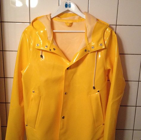 yellow raincoat Yellow Jacket Aesthetic, Yellow Raincoat Aesthetic, Raincoat Aesthetic, Panromantic Demisexual, Coraline Neil Gaiman, Jubilation Lee, Oc Creation, Cringe Compilation, Tv Aesthetic