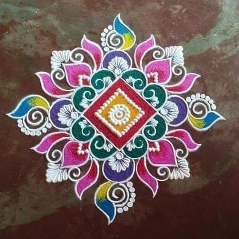 Galicha Rangoli Designs For Diwali, Kolam For New Year, Colourful Rangoli Designs Diwali, New Latest Rangoli Designs, Dot Rangoli With Colour, Small Rangoli Design Simple, Galicha Rangoli Designs, Rangoli Kolam Designs With Colour, Muggulu Design Simple With Colors