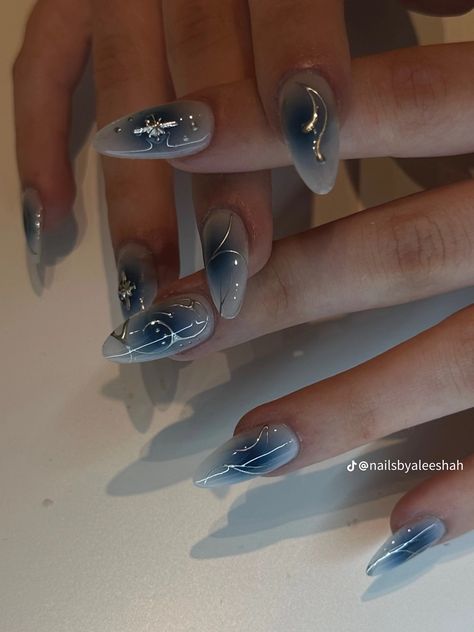 Megumi Nails, Nails Astethic, Boo Nails, Grad Nails, Blue Prom Nails, Blue Chrome Nails, Blue And Silver Nails, Concert Nails, Quartz Nails