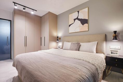 Check out this Contemporary-style HDB Bedroom and other similar styles on Qanvast. Master Room Design, Singapore Interior Design, Unique Bedroom Design, Singapore Interior, Home Renovation Ideas, Interior Design Singapore, Classy Bedroom, Wardrobe Design Bedroom, Bedroom Renovation