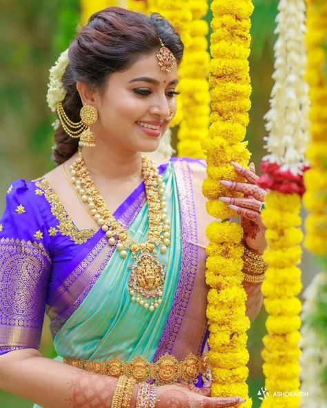 sneha prasanna in a blue saree2 Sneha Prasanna, Pink Blouse Designs, Lichi Silk Saree, Hair Style On Saree, Pattu Saree Blouse Designs, Wedding Saree Blouse, New Saree Blouse Designs, Wedding Saree Blouse Designs, Traditional Blouse Designs