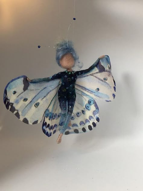 Needle Felted Fairy, Wool Fairy, Felted Fairy, Fairy Butterfly, Needle Felting Diy, Fairy Art Dolls, Yarn Dolls, Bendy Doll, Felt Fairy