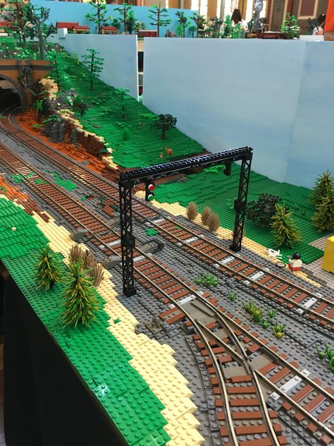 #Brickvention 2016 @ the Royal Melbourne Exhibition Building. Train signaling! Lego Train Layout, Plane Painting, Lego Track, Lego City Train, Lego Train Tracks, Lego Plane, Lego Village, Lego Train, Exhibition Building