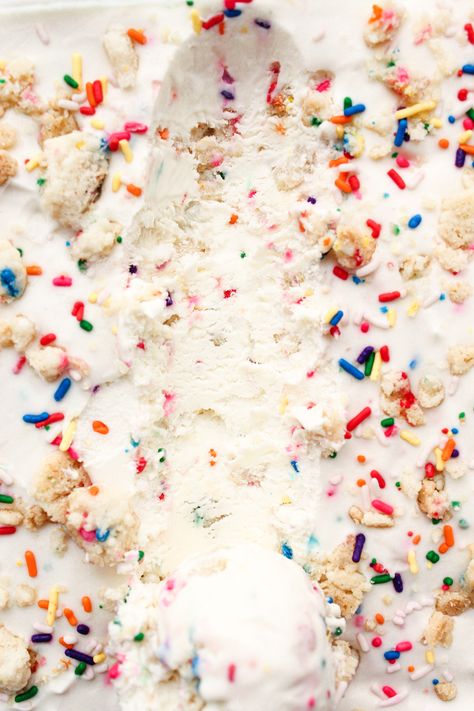 Funfetti Cookie Ice Cream - Sweets by Elise Cake Batter Ice Cream, Electric Ice Cream Maker, Churn Ice Cream, Cookie Ice Cream, Funfetti Cookies, Teddy Grahams, Ice Cream Mix, Birthday Cookie, Ice Cream Base