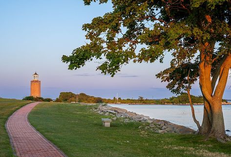 8 Coolest Towns in Connecticut for a Summer Vacation in 2024 Fisher Island, New England States, Beach Towns, Autumn Park, Romantic Getaway, Adventure Sports, Memorial Park, Historic Preservation, Holiday Inn