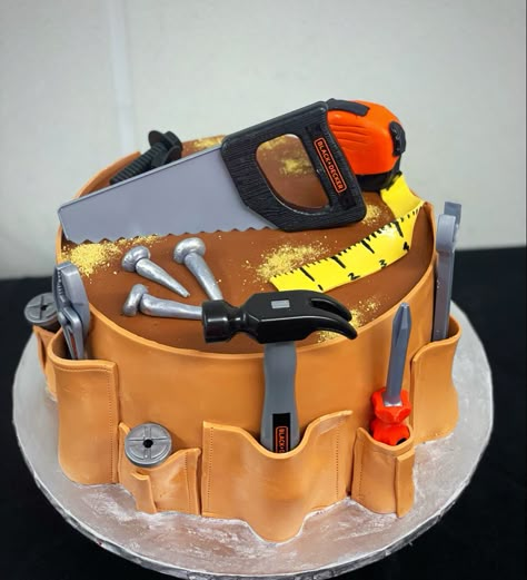 Grooms Cake Ideas Construction, Carpenter Birthday Cake, Handy Man Cake Ideas, Tools Cake For Men, Construction Birthday Cake For Men, Carpenter Cake Ideas, Adult Cakes For Men, Roller Coaster Cake, Tools Birthday Party